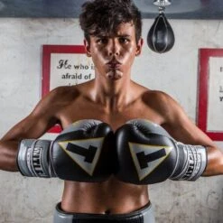 TITLE Icon I-Tech Lace Training Gloves 9 TITLE Icon I-Tech Lace Training Gloves -Venum Boxing Sales Store iitgl lifestyle 1